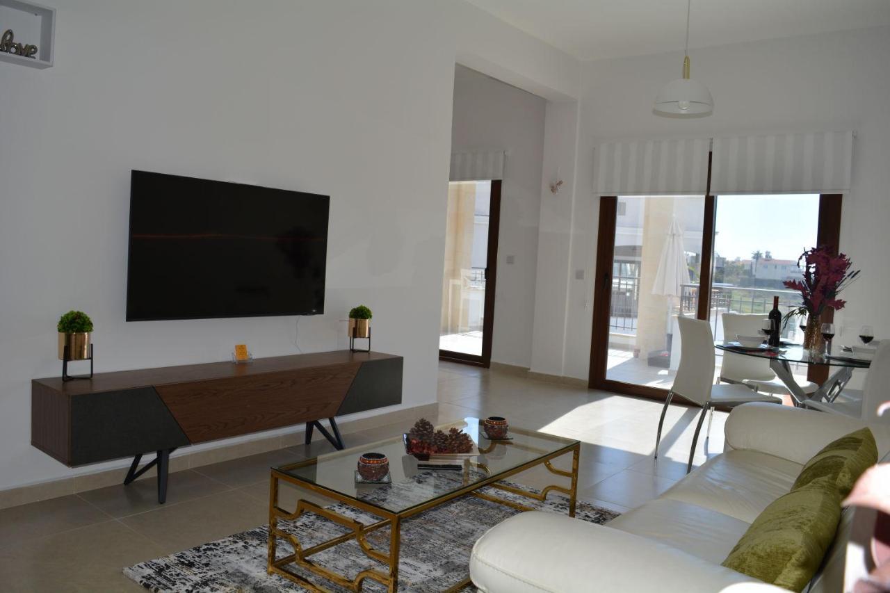 Eleona'S Royal Gardens By Yiota - Luxury 2 Bed Apartment In Exclusive Complex ペイヤ エクステリア 写真